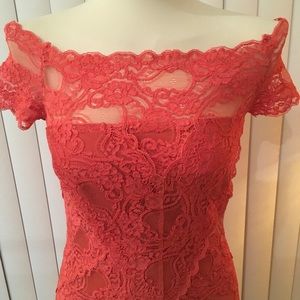 Nivelé Miller Lace short sleeve coral color dress ,can be worn off the shoulders